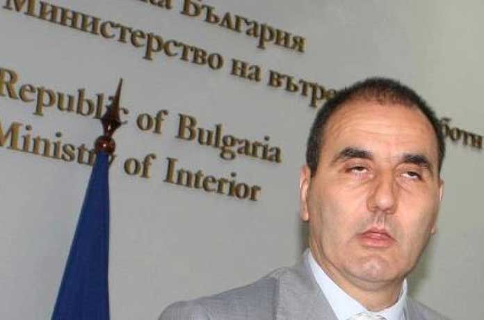 В толкова проста държава не може да се разчита на толкова прости хора