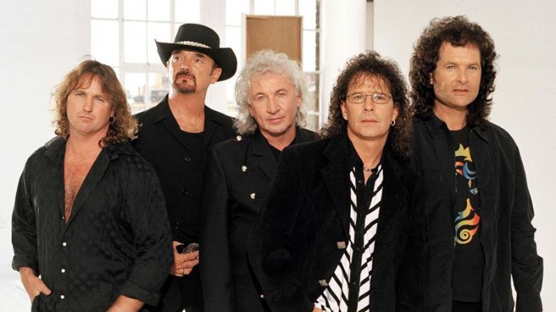 КЗП глобява с 30 бона организаторите на концерта на Smokie в Бургас