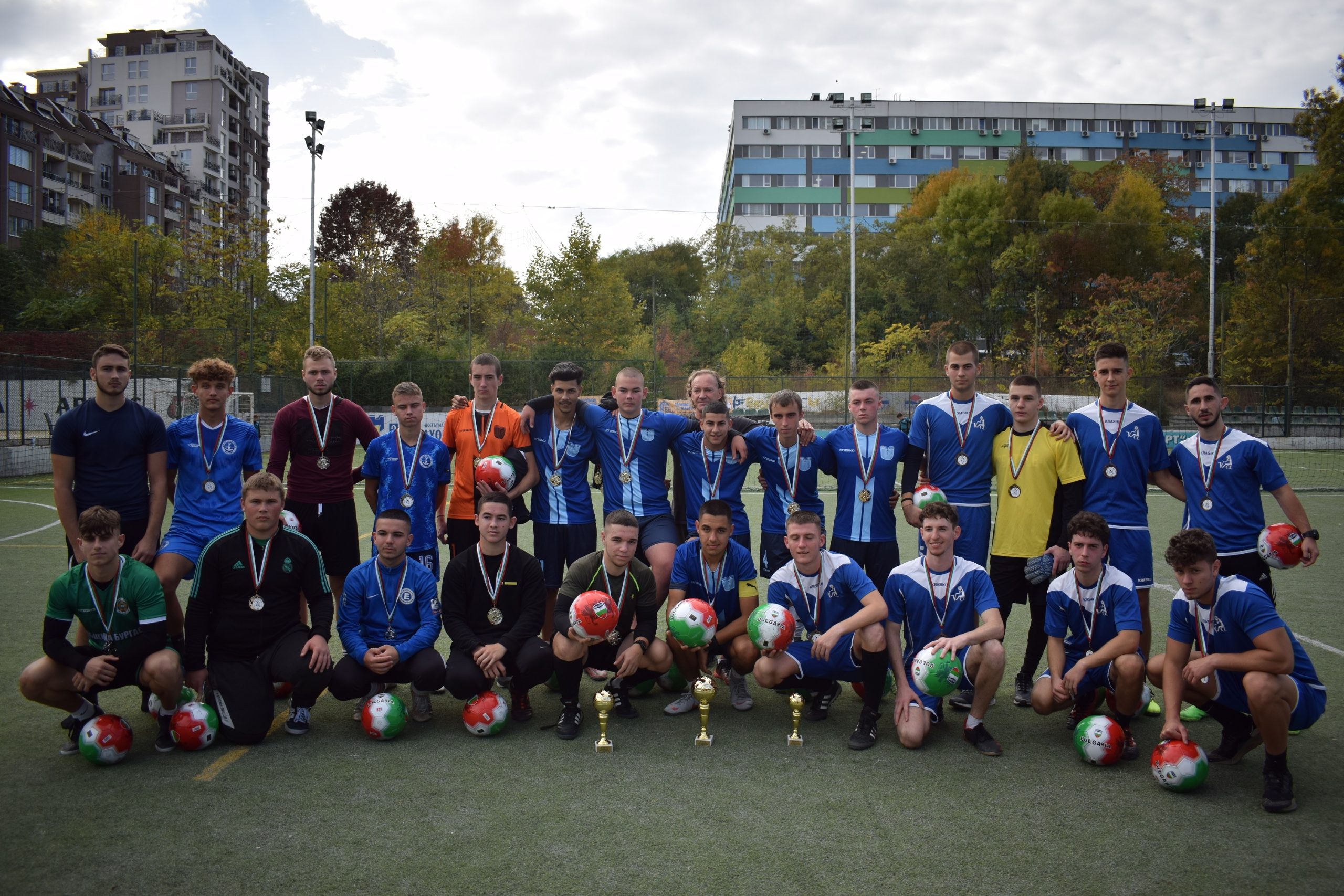 Участниците, класирани на първо, второ и трето място в турнира по футбол на малки вратички за купата на БМФ Порт Бургас 2022