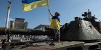 Отношението към войната в Украйна ни самоопределя като хора, като войни на Злото или Доброто.